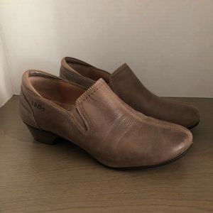 Taos Brown Leather Bootie Size 8